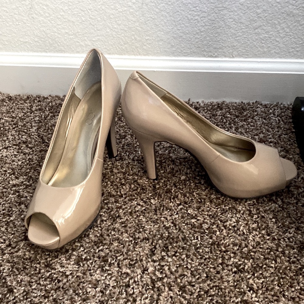 NINE & CO. Nude pumps